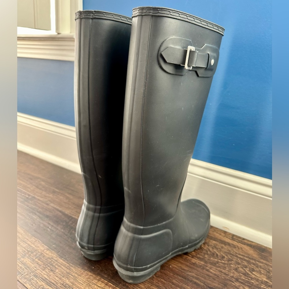 Hunter Original Tall Rainboot (Women,) 9M, Navy Matte - Picture 13 of 16